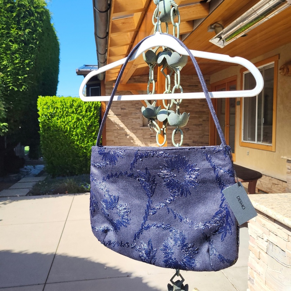 Rare Find!  Vintage Desmo Navy Blue Embroidered Straw Purse / Shoulder Bag